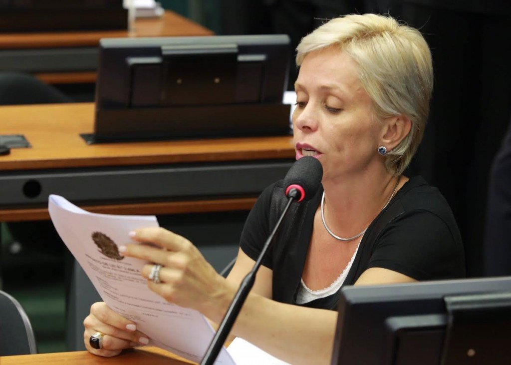 A Regulamentação da Profissão de Cuidador: Um Marco Aprovado em 2015