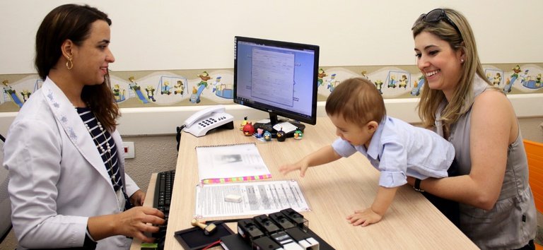 Mais de 2,5 mil profissionais do SUS já estão preparados para apoiar o desenvolvimento infantil na Atenção Primária